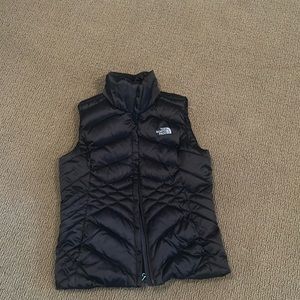Small Junior Black North Face Vest